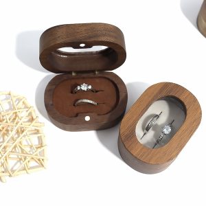 Retro Oval Wood Ring Box